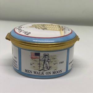 Halcyon Days Enamels NEW YORK TIMES Trinket Box Gold Rim Queen Suppliers New